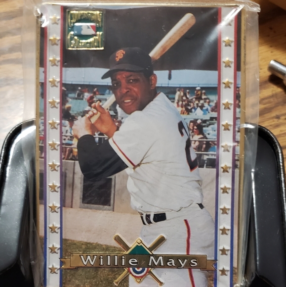 1995 Vintage ™️ Avon "Willie Mays" Collector Cards in Decorative Tin (Set of 5) - Picture 3 of 10